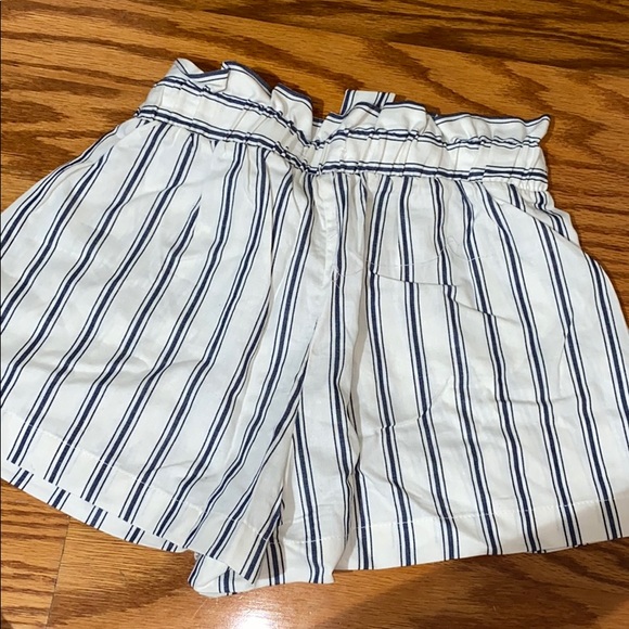 Striped High-Rise Shorts - Picture 3 of 3